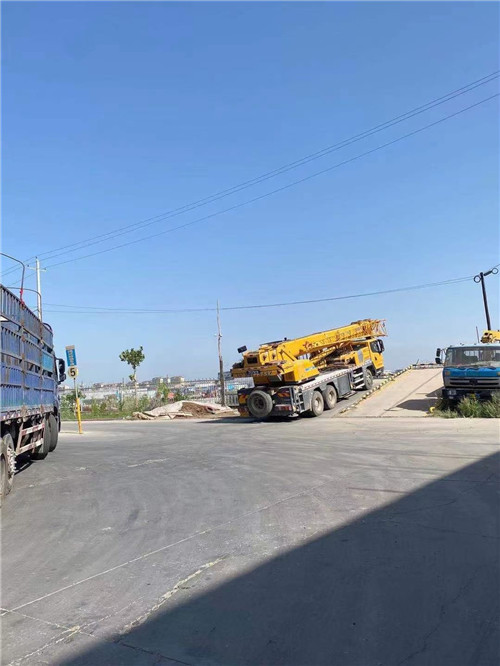 肃南25吨吊车的租赁价格大概是多少？